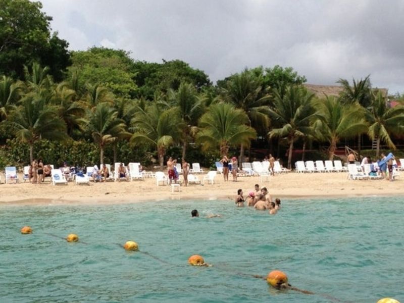 Problema Privatización de playas baru