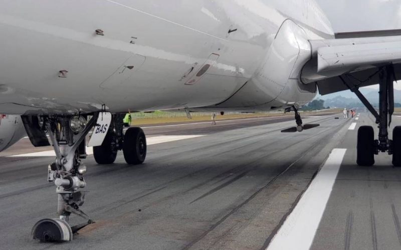 Asi quedo rueda delantera avion Latam que aterrizó de emergencia