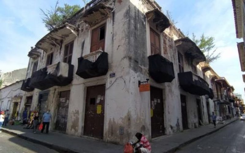 Edificios deteriorados del centro histórico de cartagena