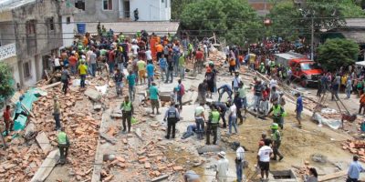 Destituyen a funcionarios que recibieron dinero para permitir construcción ilegal que causó 21 muertes en Blas de Lezo